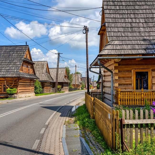 Krakow: Zakopane & Hot Springs Tour with Cable Car & Pickup - Two and a half hours on Krupówki Street