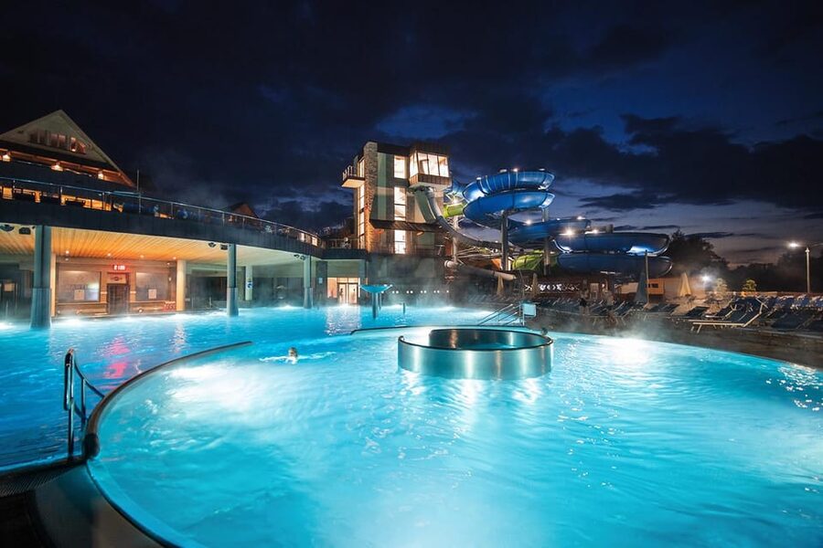Krakow: Zakopane-Thermal Bath(Evening Time)with Hotel Pickup - Oscypek, cranberry jam, and a shot of Polish vodka