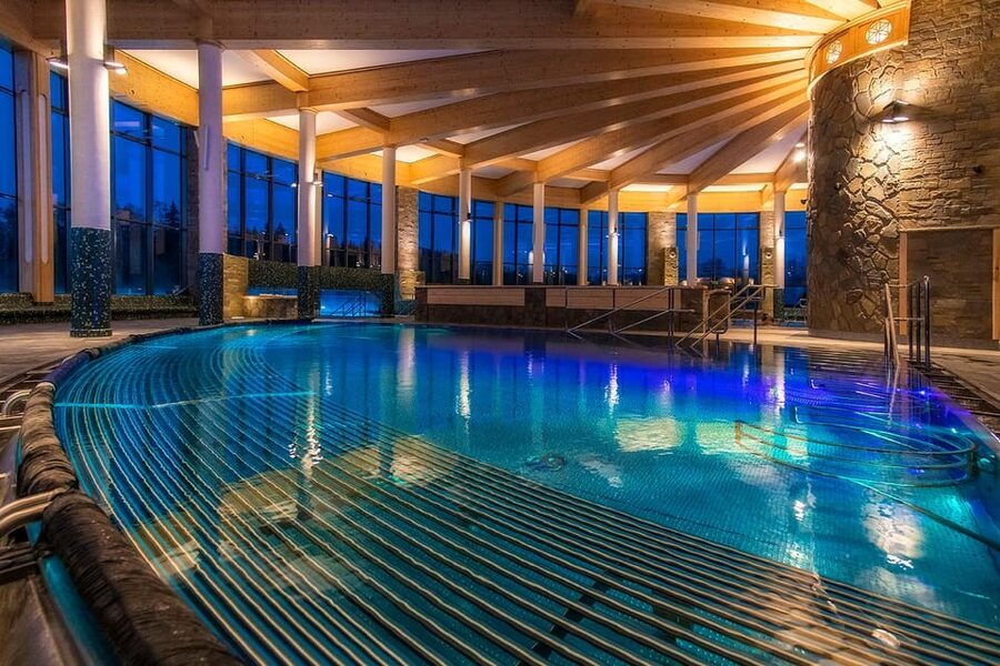 Krakow: Zakopane-Thermal Bath(Evening Time)with Hotel Pickup - Weather, crowds, and comfort