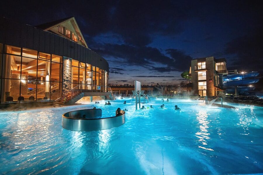 Krakow: Zakopane-Thermal Bath(Evening Time)with Hotel Pickup - Who should book this Zakopane day trip?