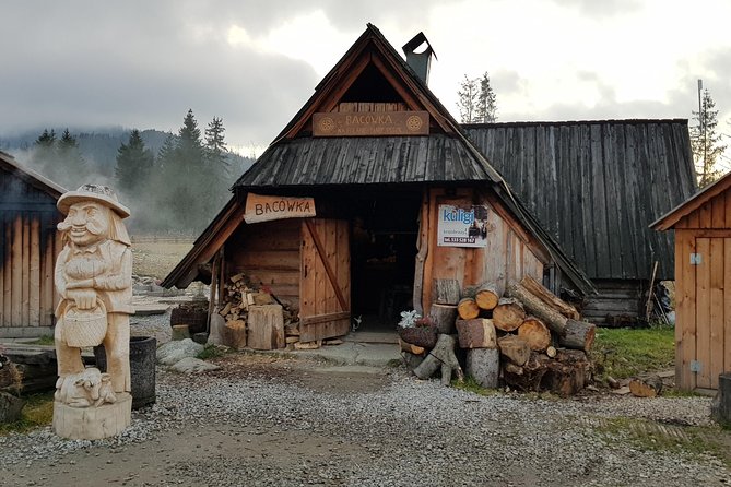 Krakow: Zakopane Tour with Optional Hot Bath Pools - Chochołów and its old wooden houses