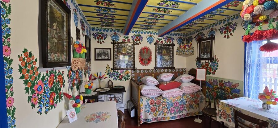 Krakow: Zalipie Village Tour - The House of the Female Painters