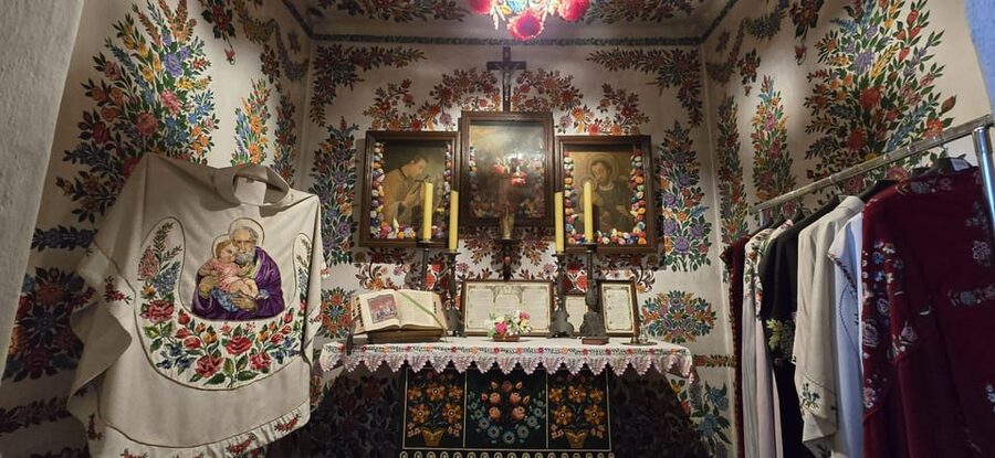 Krakow: Zalipie Village Tour - St. Joseph’s Church and floral faith