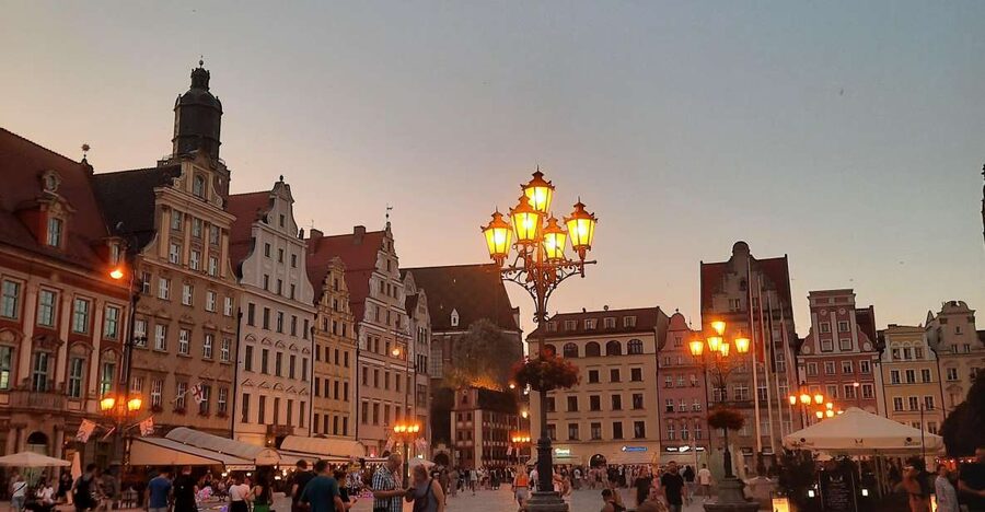 Legends of Old Town 1 Hour Walking Tour in Wroclaw (English) - Plac Solny and the value of a shorter route