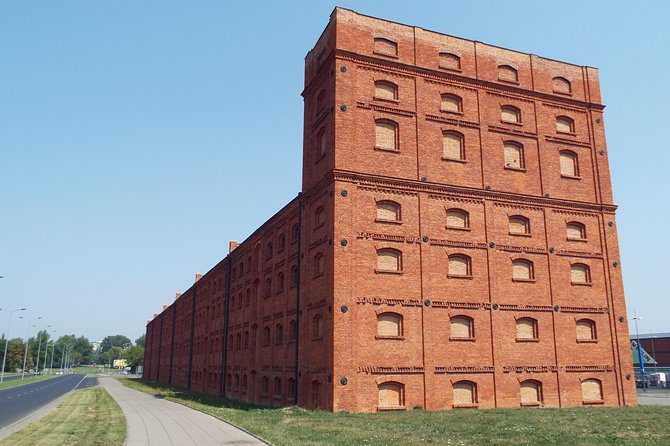 Lodz Old Town Manufaktura Highlights Private Walking Tour - The 3-hour route adds EC1 and OFF Piotrkowska