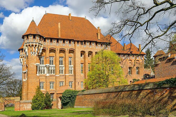 Malbork Castle Private Tour from Gdansk - Entering the Castle of the Teutonic Order