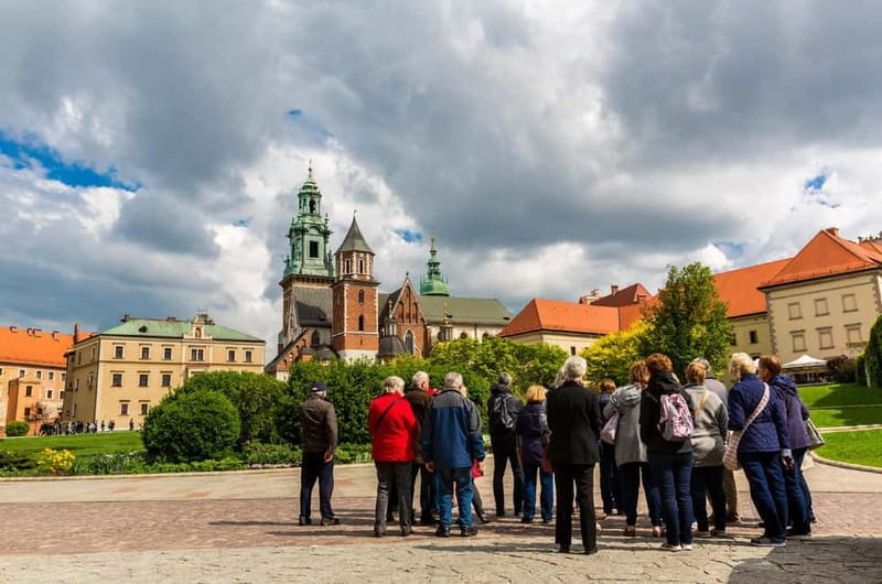 Mysterious Wawel Cathedral and Wawel Courtyard Guided Tour - Entering Wawel Cathedral for royal tombs and old altars