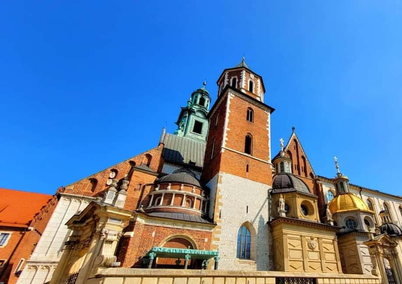 Mysterious Wawel Cathedral and Wawel Courtyard Guided Tour - The Arcaded Courtyard and the historical courtyard