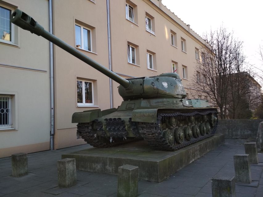 Nowa Huta – a guided tour of a utopian socialist city - The battle for the cross and the first church