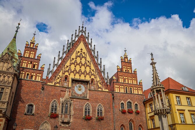 Old Town Wrocław Walking Tour - Wrocław Town Hall and the old beer cellar