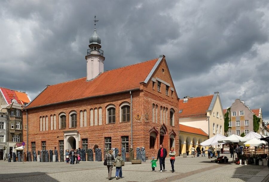 Olsztyn Old Town Highlights Private Walking Tour - Market Square and the city’s residential face