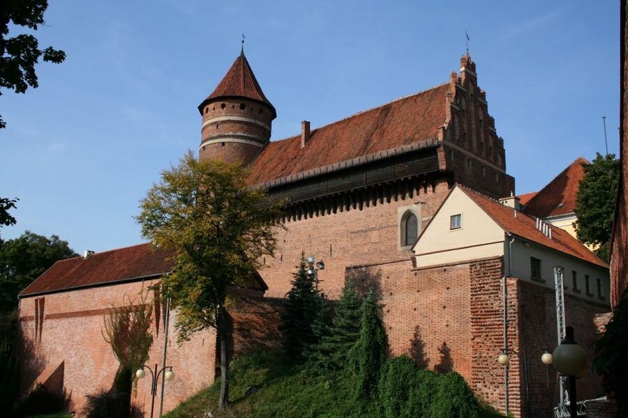 Olsztyn Old Town Highlights Private Walking Tour - Entering through the Upper Gate