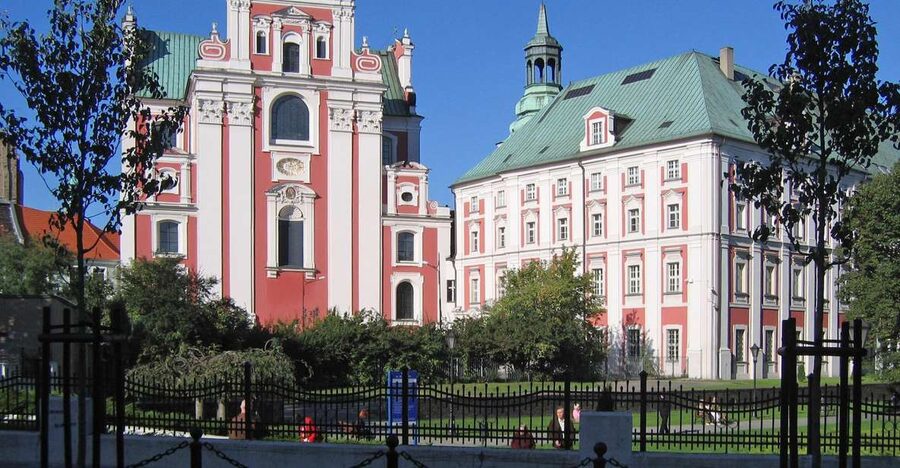 Poznan Old Town and Croissant Museum Private Walking Tour - Is the Croissant Museum the right finale?