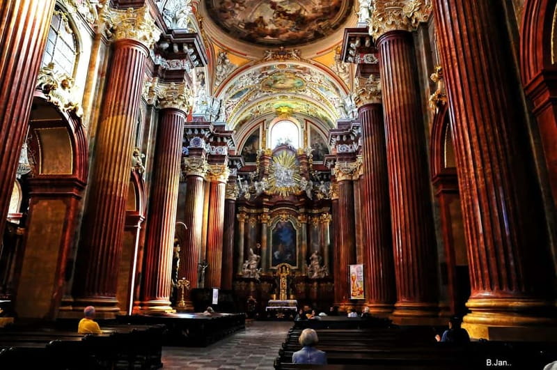 Poznan Old Town and Top Attractions Private Walking Tour - Starting with Poznań’s Baroque Basilica