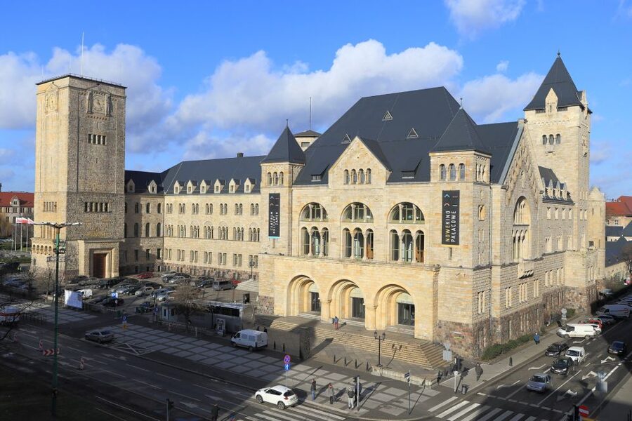 Poznan: Old Town, Srodka District, & Cathedral Private Tour - What $44 per person buys you