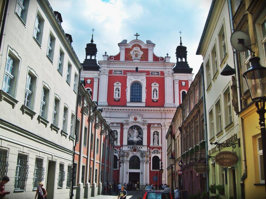 Poznan: Private Jewish Heritage Tour - Wolnosci Square and a lost place of rest