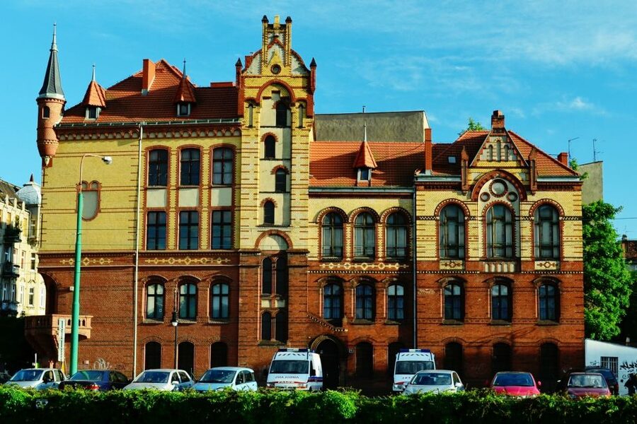 Poznan: Private Jewish Heritage Tour - The destroyed synagogue and what remains