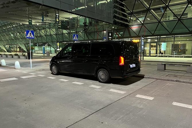 Private Airport Transfer from/to Krakow Balice Airport - Private transportation instead of a crowded bus