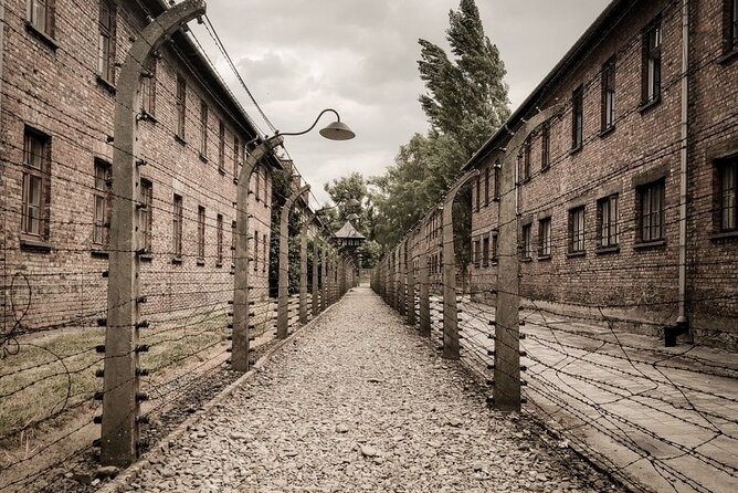 Private Guided Tour to Auschwitz & Birkenau from Krakow - Rudolf Höss and the house beside the camp