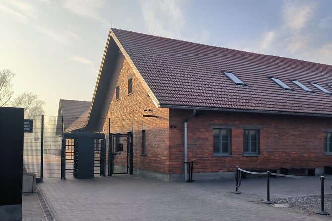 Private Guided Tour to Auschwitz & Birkenau from Krakow - What the driver does, and what the museum guide does