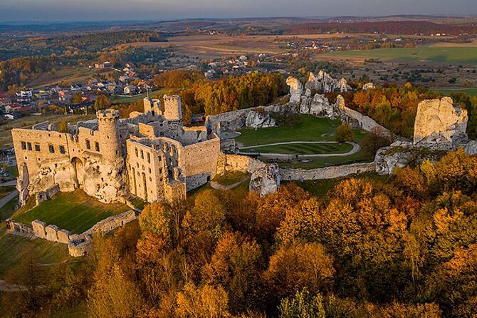 Private Guided Tour to Trail of the Eagles Nests from Krakow - Pieskowa Skała brings the finest architecture