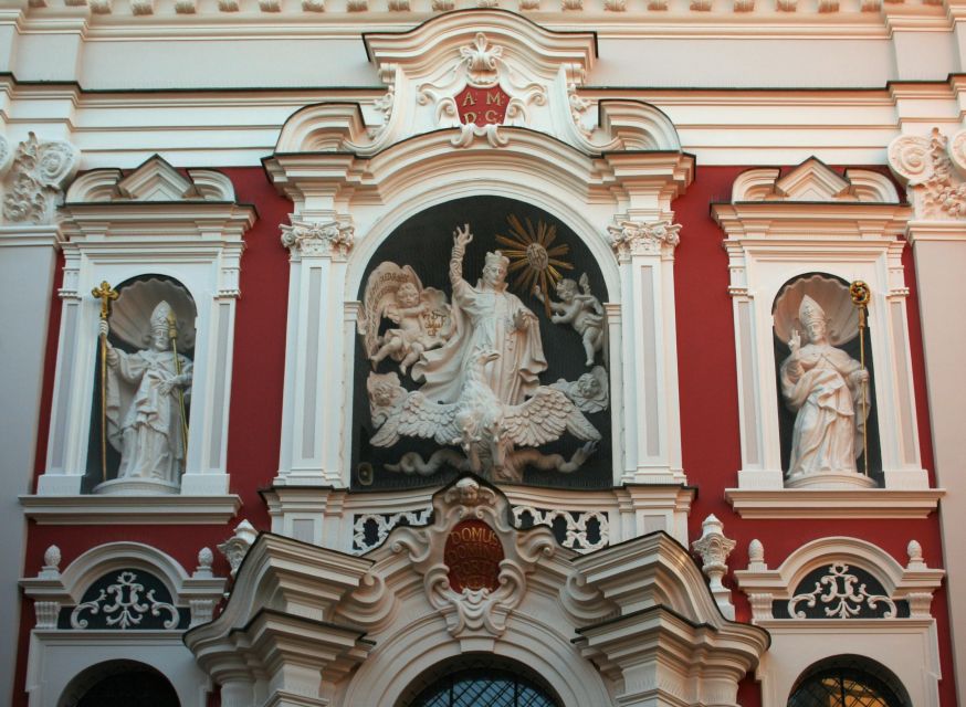 Private Icons of Poznań - Meeting the guide beside Poznań’s Renaissance Town Hall