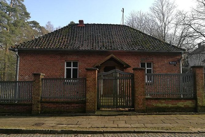 Private Roundtrip Transfer to Stutthof Concentration Camp 4h - Who should book this experience