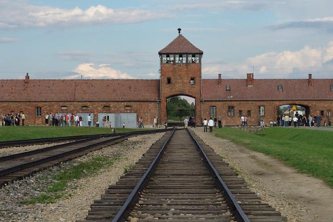 Private Tour to Auschwitz & Birkenau from Katowice - Why the private format matters from Katowice