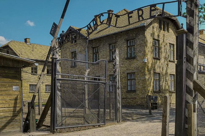Private Tour to Auschwitz & Birkenau from Katowice - Booking timing and the cancellation risk