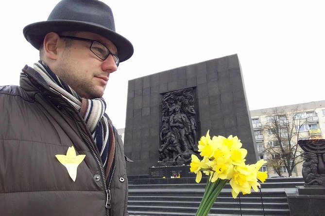 Private Tour: Warsaw Ghetto with a local Historian - The private format and group size