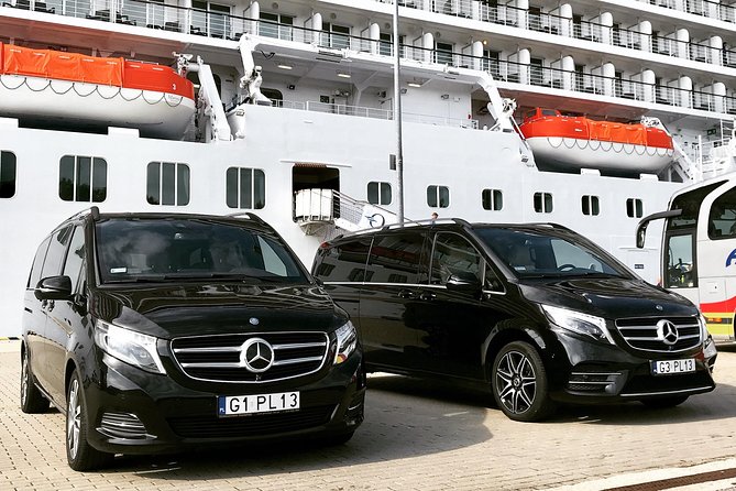 Private Transfer From the Port Gdynia to Gdansk Old Town - The First Five Minutes: Finding the Right Gate