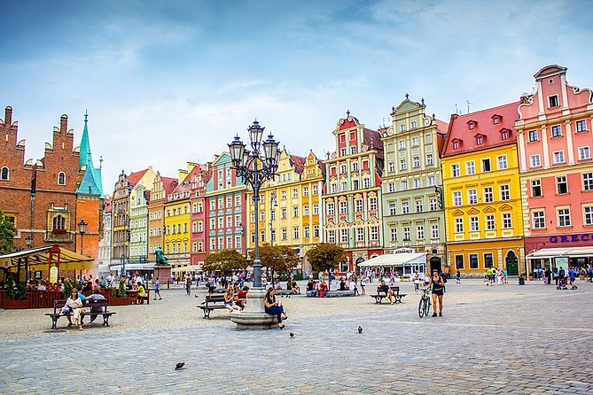 Private Transfer from Wroclaw (WRO) Airport to Wroclaw city centre - What the arrival experience is likely to feel like