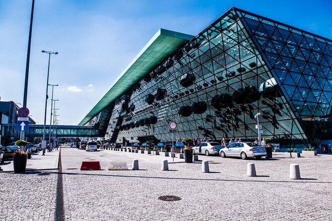 Private transfer | Krakow City - Krakow Airport Balice - Booking details that matter at the airport