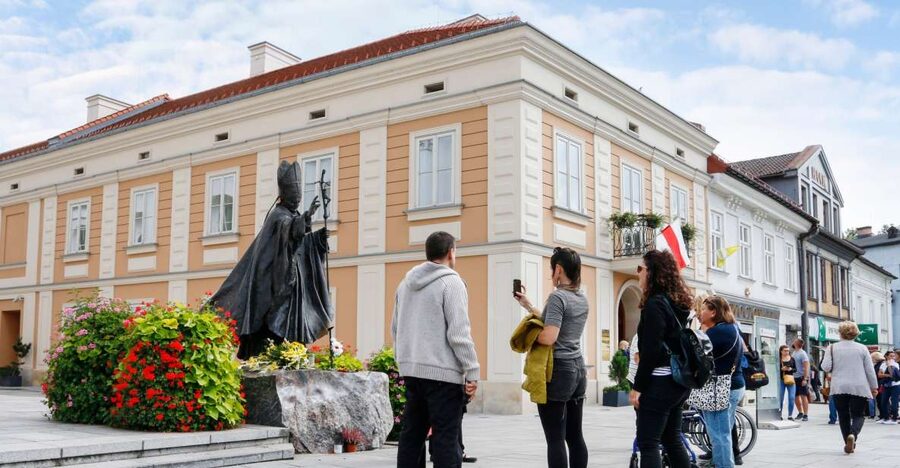 Private Trip to Wadowice: Home Town of John Paul II - Leaving Krakow in a group of eight or fewer
