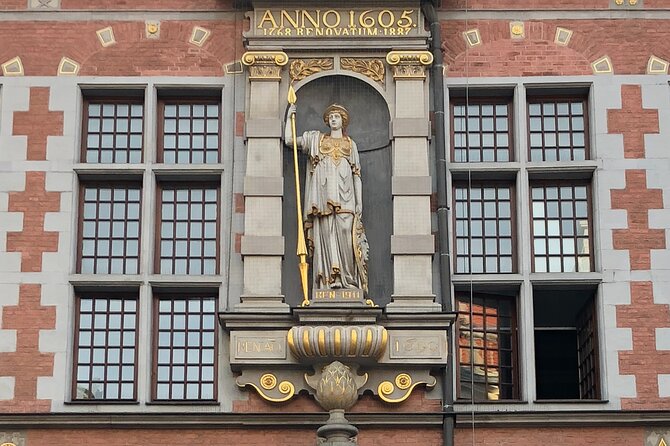 Private Walking Tour of Old Gdańsk with an architect-guide - St. Mary’s Church and its enormous astronomical clock