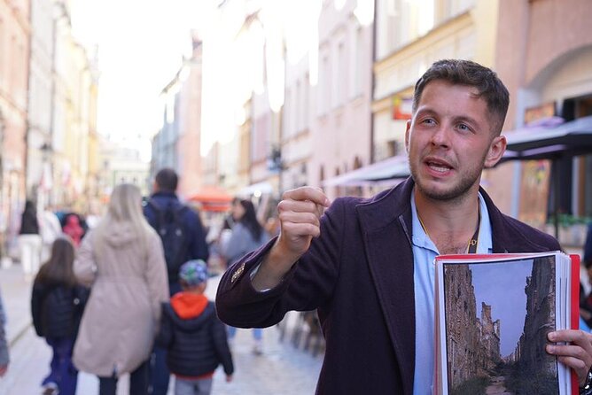 Private Warsaw Old Town & Royal Route Walking Tour – Bestseller - Holy Cross Church and Chopin’s Warsaw