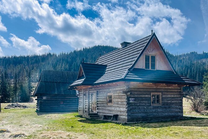 Private Zakopane and Thermal Pools Tour from Krakow - Chochołów’s wooden houses and traditional setting