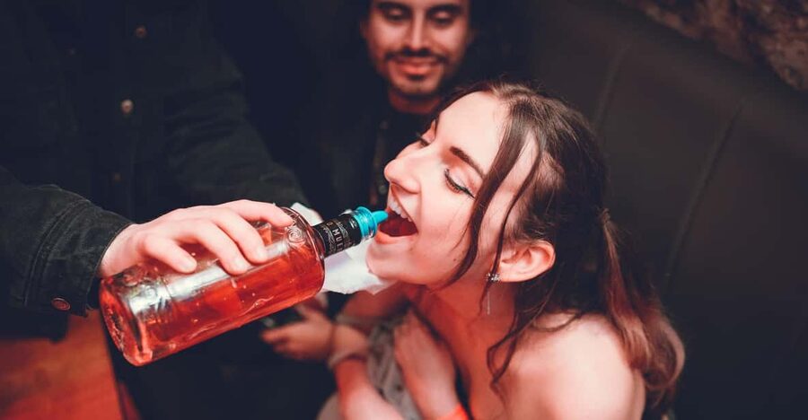 Pub Crawl 1hr Unlimited Beer + Vodka then Clubs in Katowice - Starting at 9:30 PM on Dworcowa Street