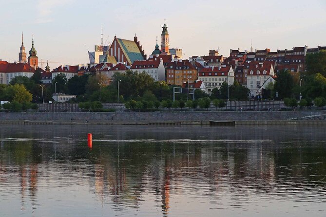 Rental of Motorboat for 5 on Vistula in Warsaw no Licenses Needed - Key details before you book
