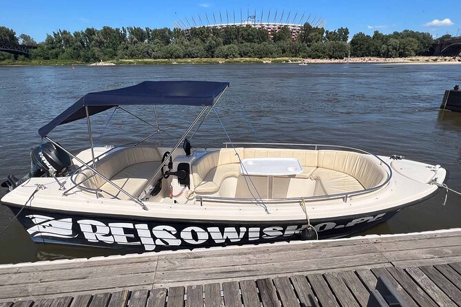 Rental of Motorboat for 5 on Vistula in Warsaw no Licenses Needed - The safety briefing sets the tone