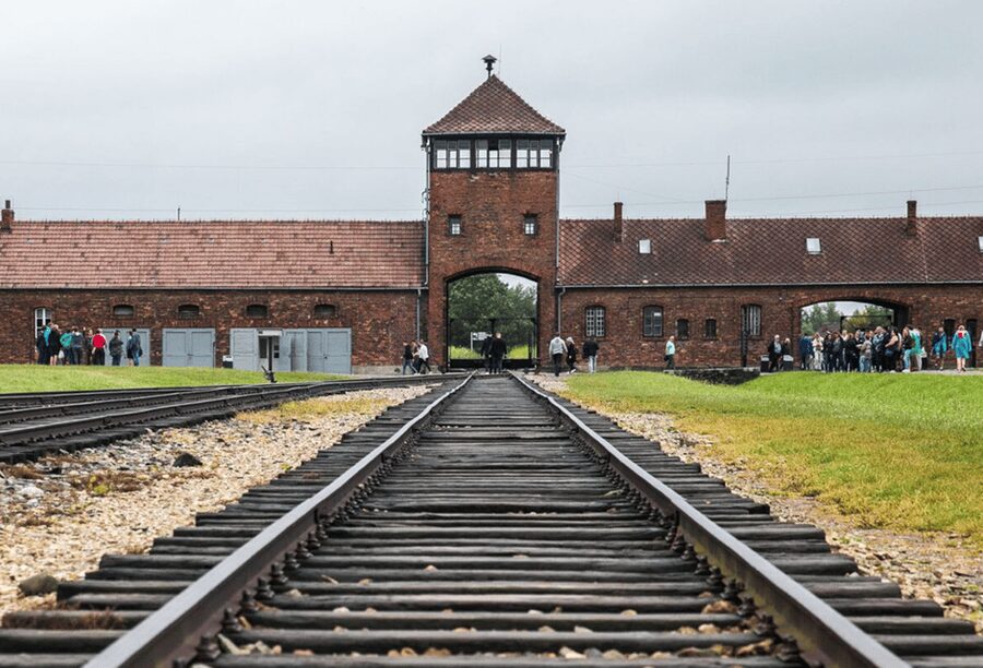 RoundTrip from Krakow to Auschwitz + Entrance Tickets - Key points at a glance