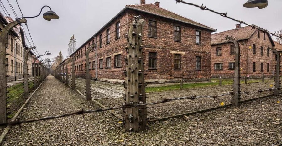 RoundTrip from Krakow to Auschwitz + Entrance Tickets - The return to Krakow