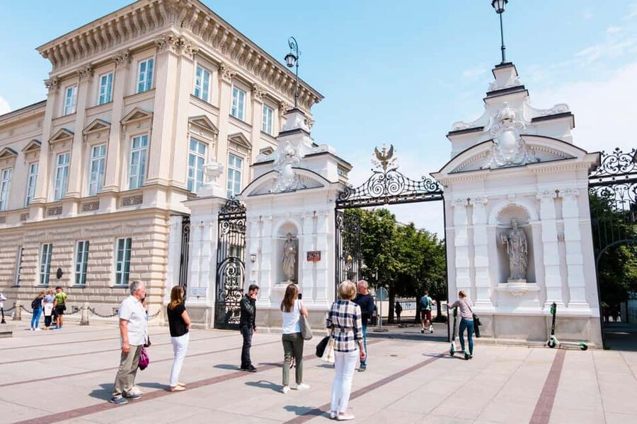 ROYAL & COMMUNIST WARSAW walking tour in English - University of Warsaw and the city’s cultural figures