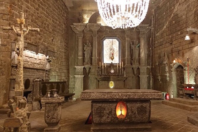 Salt Mine - Wieliczka Guided Tour - Shared Transport with Tickets from Krakow - What the two-hour underground visit feels like