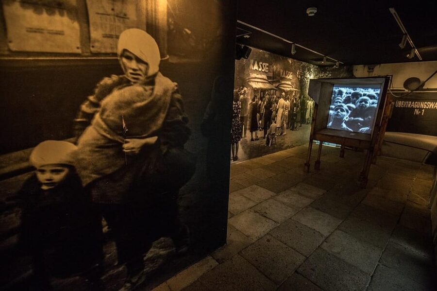 Schindler's Factory and Jewish Ghetto Guided Tour - Walking through the former Jewish Ghetto