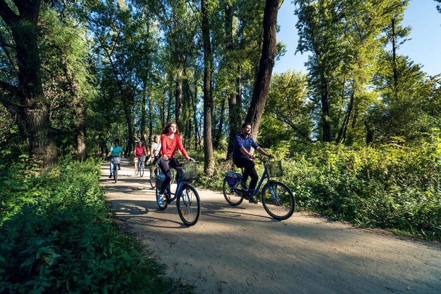 Secrets of Warsaw 4-hour Bike Tour - Timing, bicycles, and what to bring