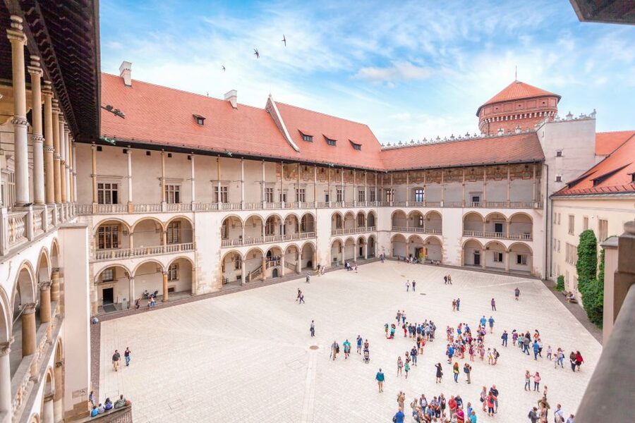 Skip-the-Line Wawel Castle Chambers Private Tour - The four-hour tour and the Crown Treasury