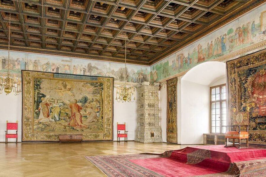 Skip-the-Line Wawel Castle Chambers Private Tour - Practical tips for a smoother visit