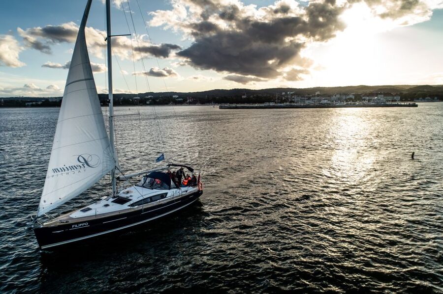 Sopot: Sunset Yacht Cruise with Welcome Drink - Following Sopot’s shoreline toward Gdynia or Gdańsk