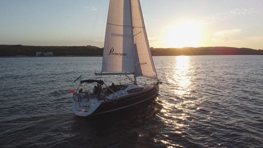 Sopot: Sunset Yacht Cruise with Welcome Drink - The skipper makes the short cruise feel personal